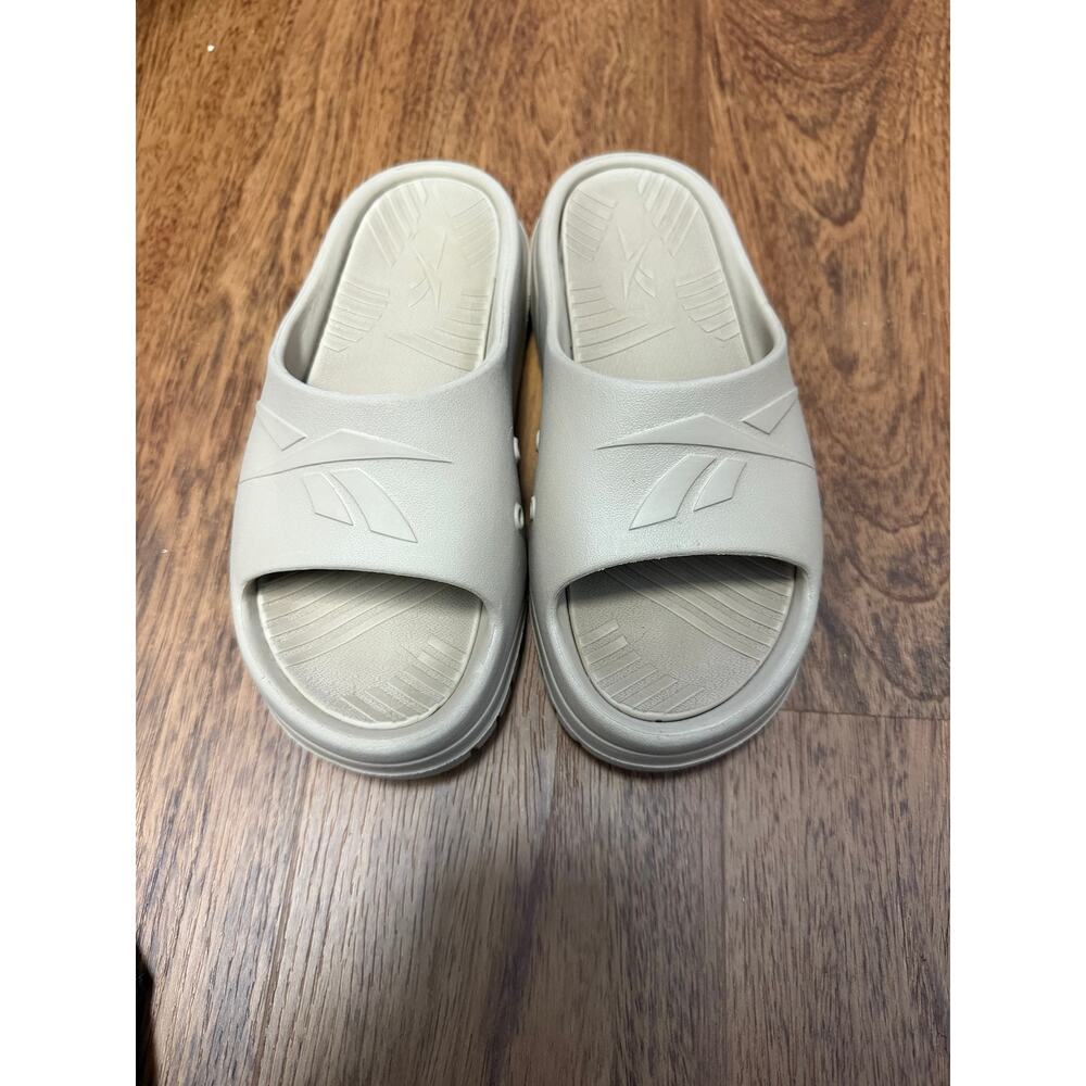 Reebok-womans platform slides size 7 beige Preowned